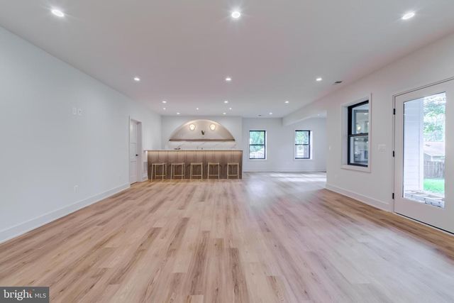 903 LAUREN LN SE, Vienna, VA 22180