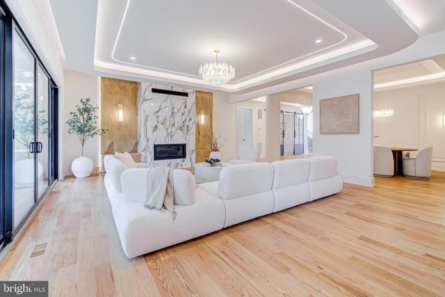 903 LAUREN LN SE, Vienna, VA 22180