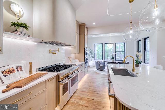 903 LAUREN LN SE, Vienna, VA 22180