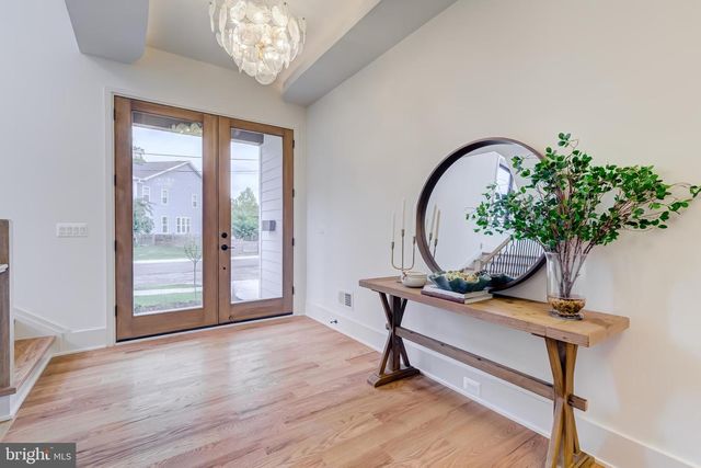 903 LAUREN LN SE, Vienna, VA 22180