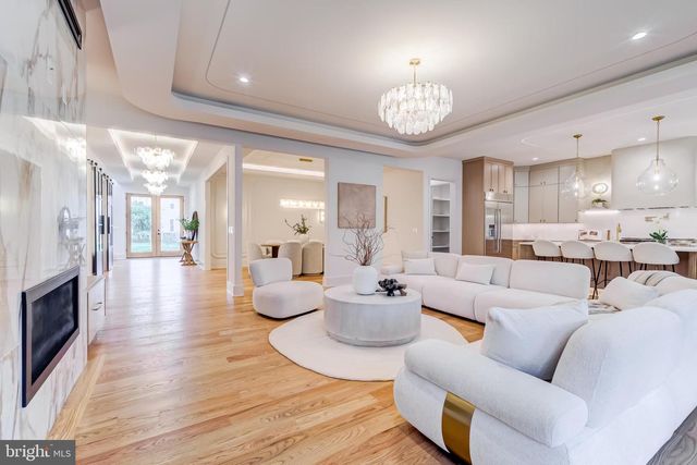 903 LAUREN LN SE, Vienna, VA 22180