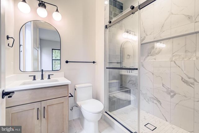 903 LAUREN LN SE, Vienna, VA 22180