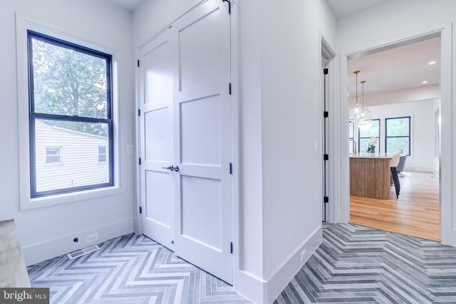 903 LAUREN LN SE, Vienna, VA 22180