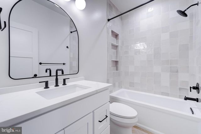 903 LAUREN LN SE, Vienna, VA 22180