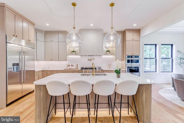903 LAUREN LN SE, Vienna, VA 22180