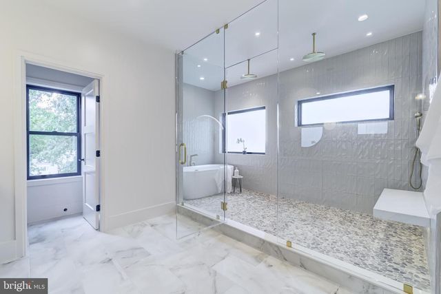 903 LAUREN LN SE, Vienna, VA 22180