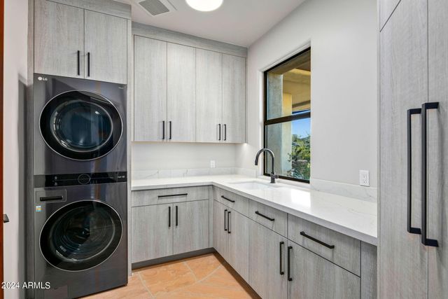 9917 E FILAREE Lane, Scottsdale, AZ 85262