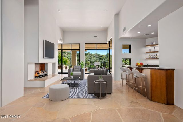 9917 E FILAREE Lane, Scottsdale, AZ 85262