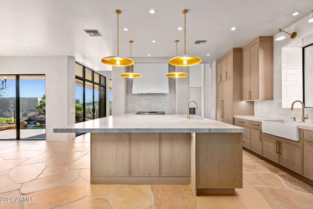 9917 E FILAREE Lane, Scottsdale, AZ 85262