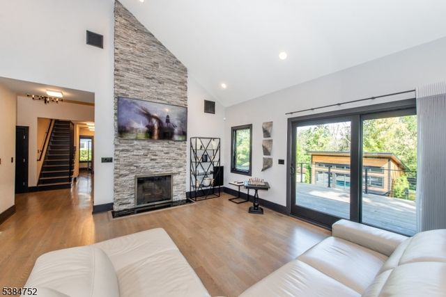 82 Fells Rd, Essex Fells Twp., NJ 07021