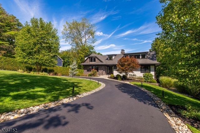 82 Fells Rd, Essex Fells Twp., NJ 07021