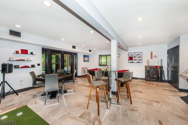 82 Fells Rd, Essex Fells Twp., NJ 07021