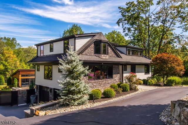 82 Fells Rd, Essex Fells Twp., NJ 07021