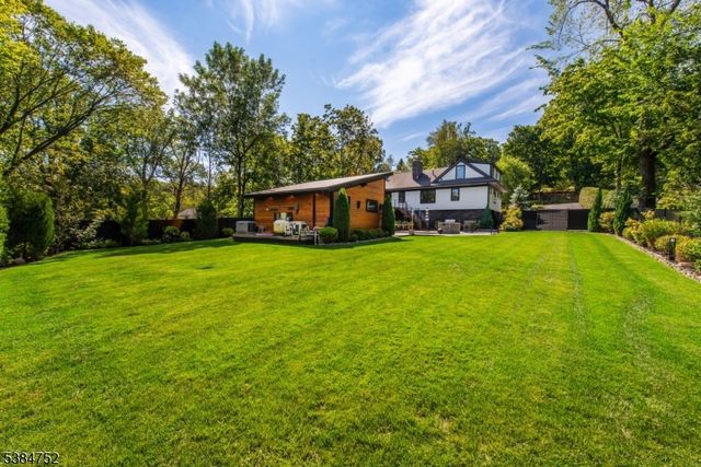 82 Fells Rd, Essex Fells Twp., NJ 07021