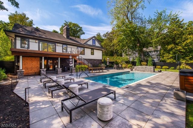 82 Fells Rd, Essex Fells Twp., NJ 07021