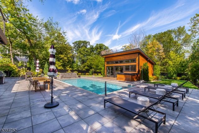 82 Fells Rd, Essex Fells Twp., NJ 07021