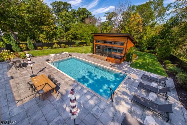 82 Fells Rd, Essex Fells Twp., NJ 07021