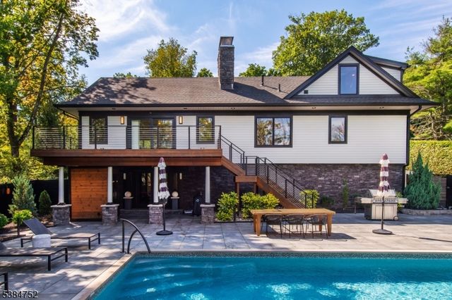 82 Fells Rd, Essex Fells Twp., NJ 07021