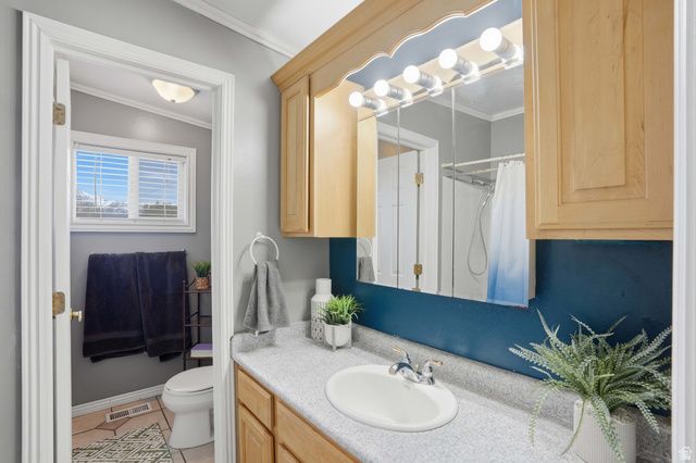 5101 LEISURE LN, Taylorsville, UT 84129