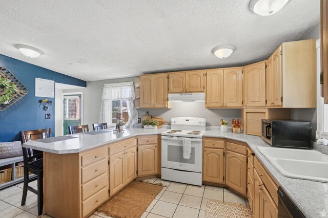 5101 LEISURE LN, Taylorsville, UT 84129