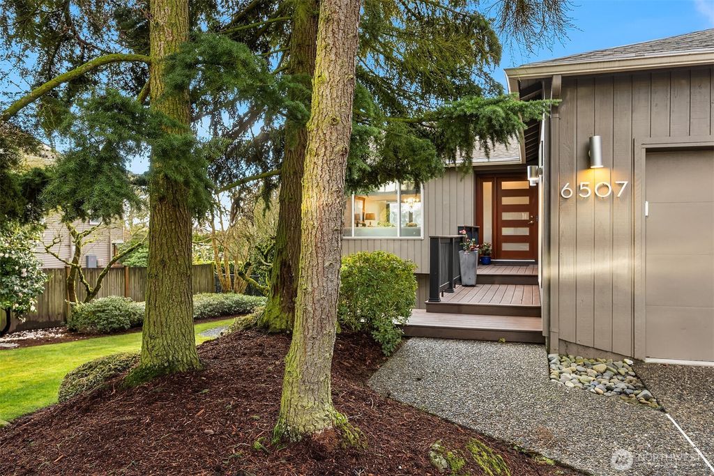 6507 113th Avenue NE, Kirkland, WA 98033