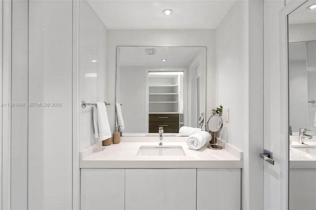 177 Ocean Lane Dr 308, Key Biscayne, FL 33149