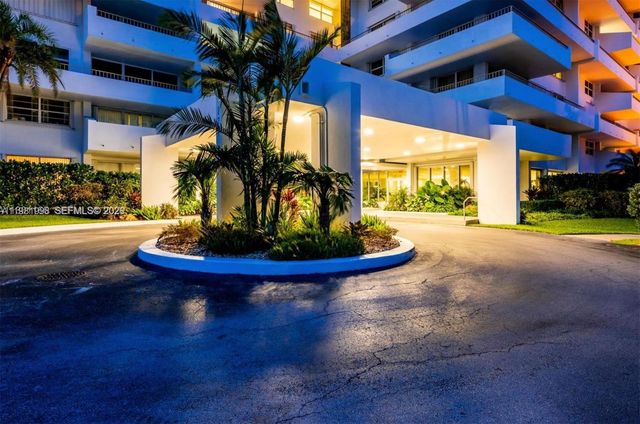 177 Ocean Lane Dr 308, Key Biscayne, FL 33149