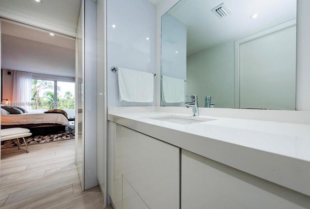 177 Ocean Lane Dr 308, Key Biscayne, FL 33149