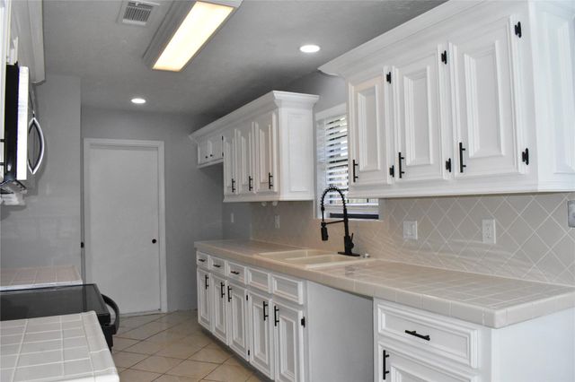 1347 Somercotes Lane, Channelview, TX 77530