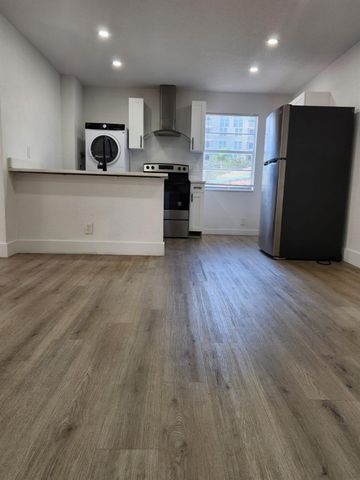 1015 NE 17th Ave 201, Fort Lauderdale, FL 33304