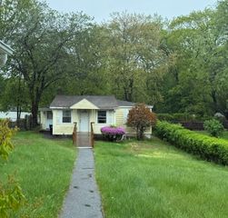 40 Phillips Ave, Shrewsbury, MA 01545