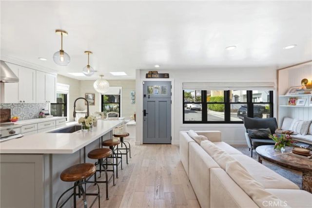 1240 15th Street, Hermosa Beach, CA 90254