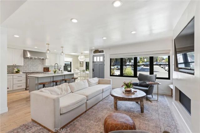 1240 15th Street, Hermosa Beach, CA 90254