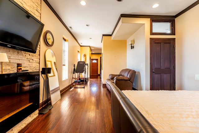 4126 S Lake Park Avenue, Chicago, IL 60653