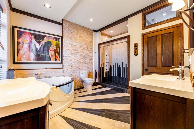 4126 S Lake Park Avenue, Chicago, IL 60653