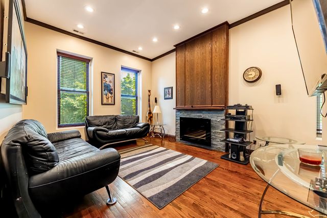 4126 S Lake Park Avenue, Chicago, IL 60653