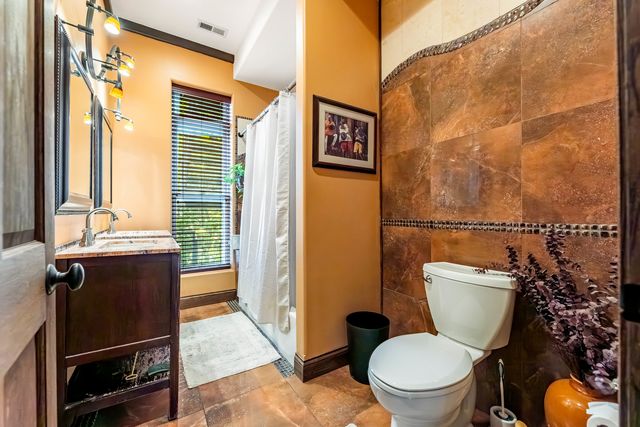 4126 S Lake Park Avenue, Chicago, IL 60653