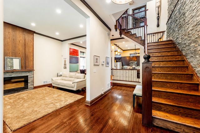 4126 S Lake Park Avenue, Chicago, IL 60653