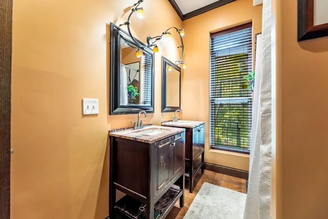 4126 S Lake Park Avenue, Chicago, IL 60653