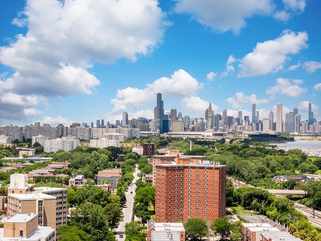 4126 S Lake Park Avenue, Chicago, IL 60653