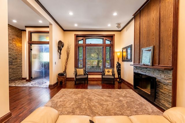 4126 S Lake Park Avenue, Chicago, IL 60653