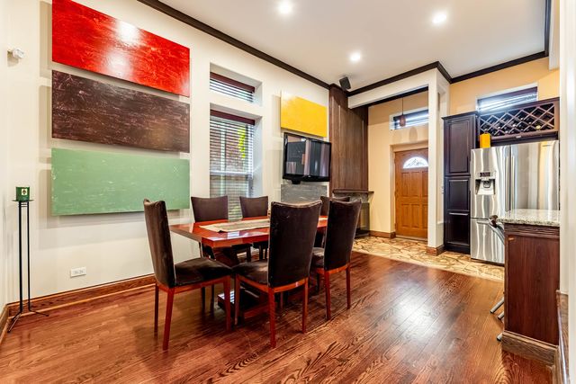 4126 S Lake Park Avenue, Chicago, IL 60653