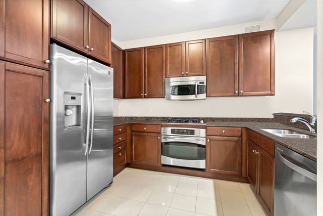 600 N LAKE SHORE Drive 407, Chicago, IL 60611