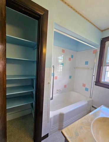 8 Foch Street, Goffstown, NH 03045