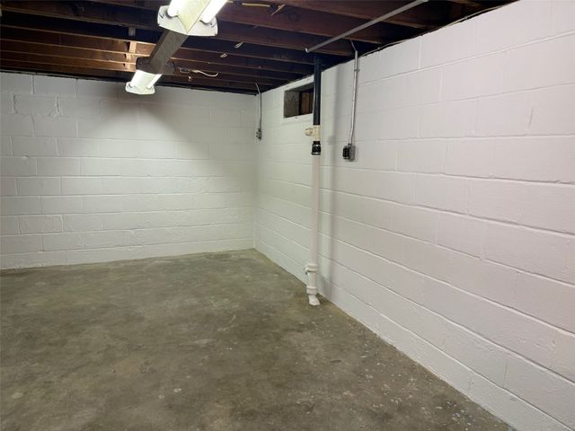 1809 W 9TH Street, Erie, PA 16505