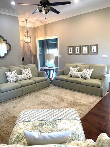 225 Rue L'amitie, Thibodaux, LA 70301