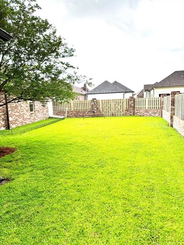 225 Rue L'amitie, Thibodaux, LA 70301