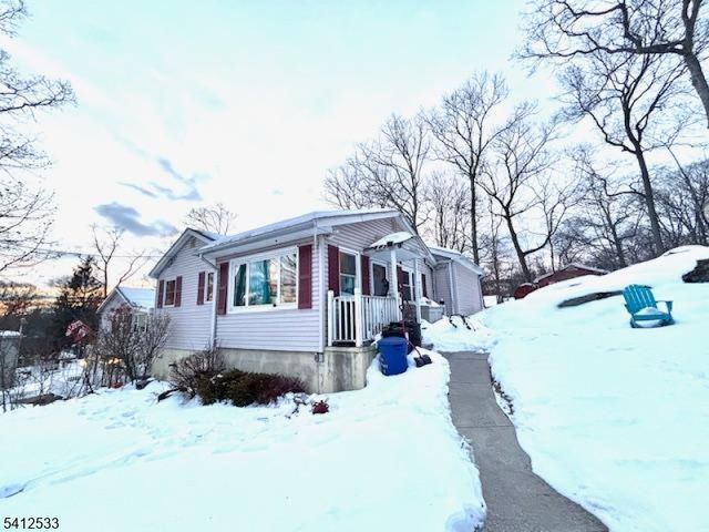136 Dupont Ave, Hopatcong Boro, NJ 07843