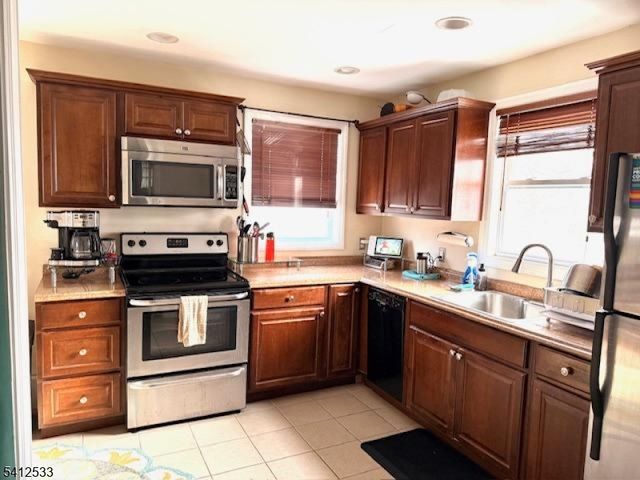 136 Dupont Ave, Hopatcong Boro, NJ 07843