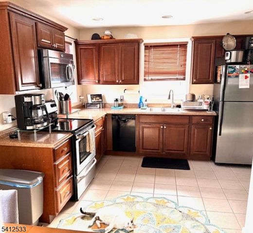 136 Dupont Ave, Hopatcong Boro, NJ 07843